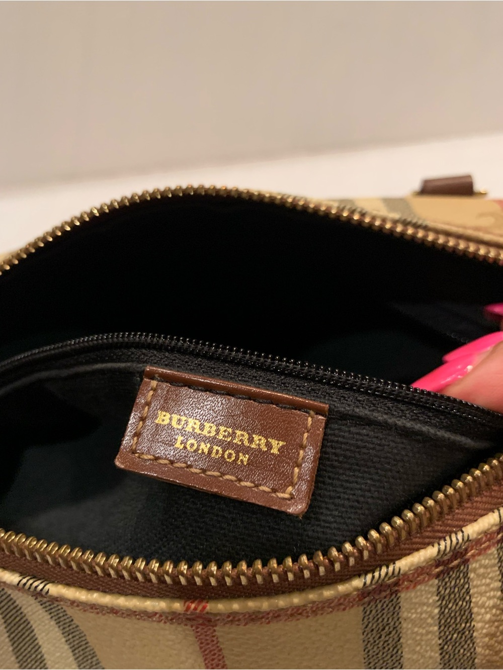 Burberry Haymarket Check Barrel Bag serial number S-04-1 - Picture 10 of 14